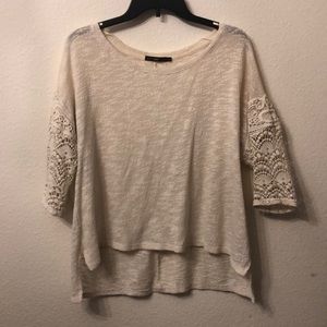 Detailed long sleeved top